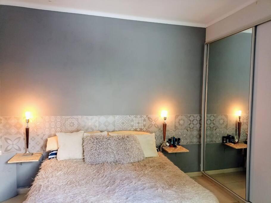 הוילה מנדוזה La Casa De La Puerta Azul מראה חיצוני תמונה